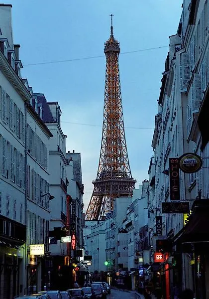 Studio Au Pied Du Trocadero contacts